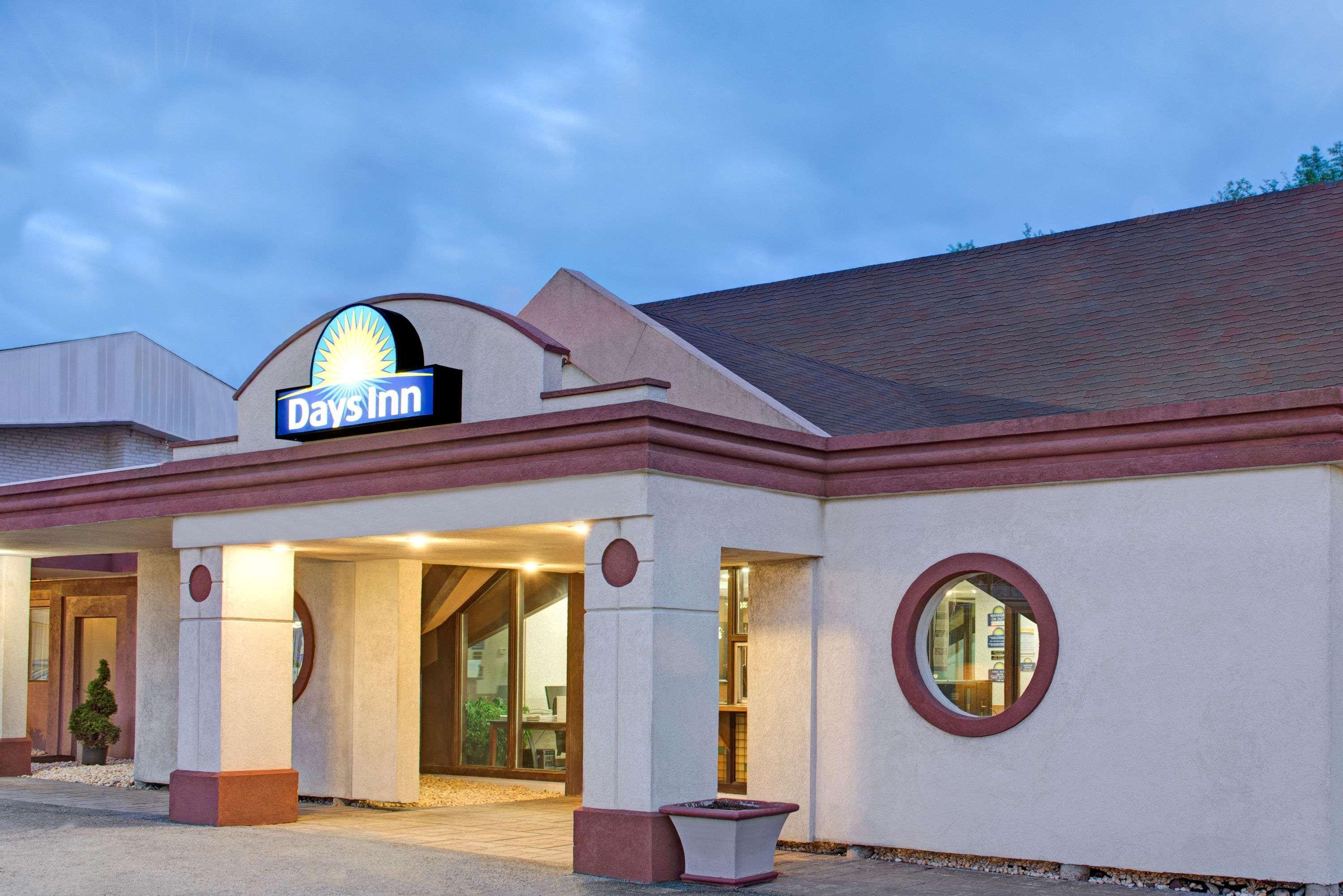 Days Inn By Wyndham Washington Ngoại thất bức ảnh
